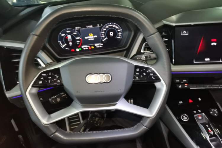 Used Audi Q5 e-tron 2023 40 e-tron Starry Edition Mecha Kit Steering Wheel