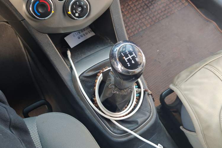 Used Chevrolet Aveo Sonic 2011 Sedan 1.4L Manual Transmission SE
