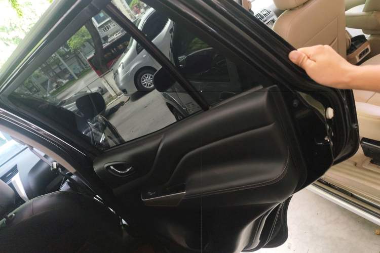 Used Nissan Terra 2020 2.5L XL Upper Automatic Two-Wheel Drive Luxury Edition Right Rear Door Interior