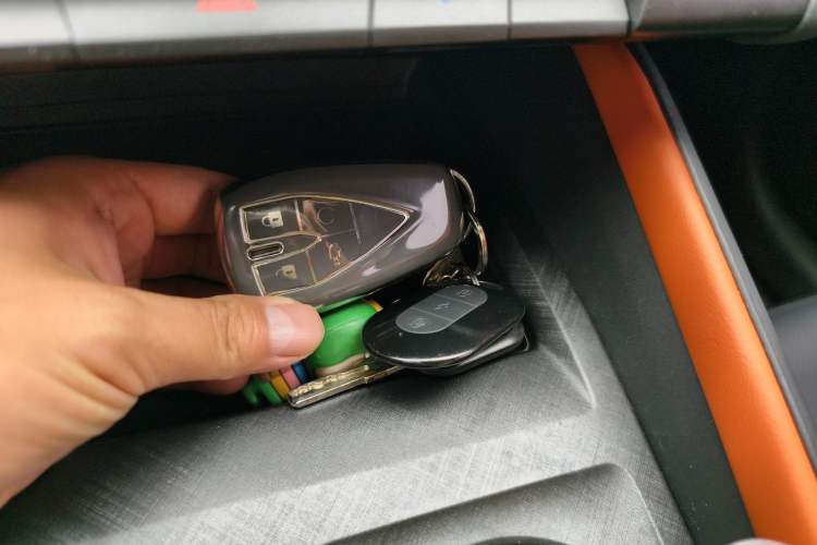 Used Changan UNI-V iDD 2023 Zhidian iDD 1.5T 113km Smart & Fun Version (Rapid Edition)