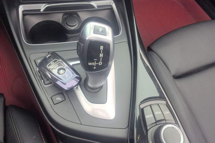 Used BMW 2 Series 2018 220i Convertible Coupe Sports Design Package