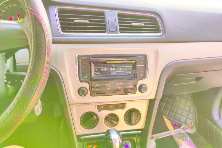 Used Volkswagen Lavida 2013 Restyled Classic 1.6L Automatic Comfort Edition
