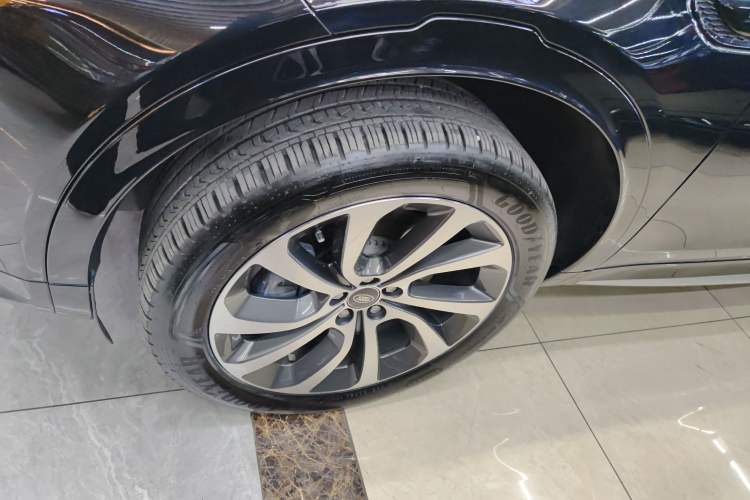 Used Land Rover Discovery Sport New Energy 2024 1.5T P300e Plug-in Hybrid Electric Version