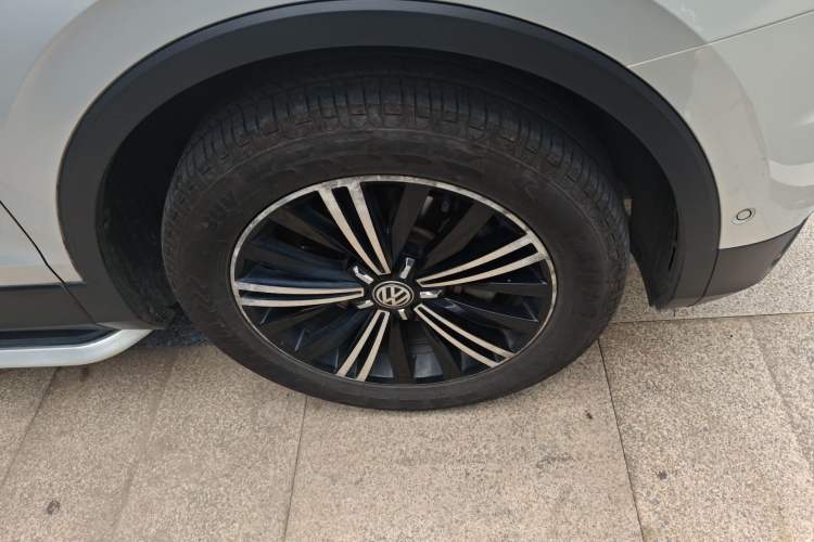 Used Volkswagen Tiguan L 2018 330TSI Automatic Two-Wheel Drive Flagship Edition