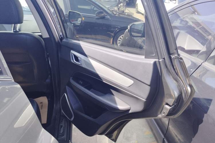 Used Geely Auto Vision X6 2018 1.8L Manual 4G Connect Luxury Edition
