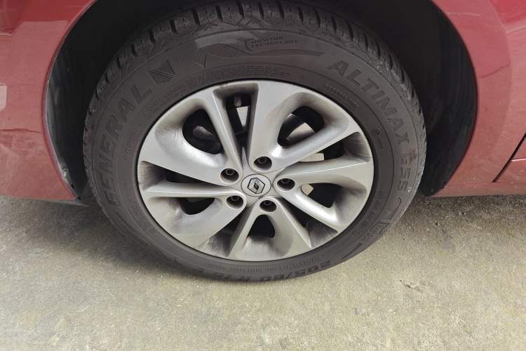 Used Renault Fluence 2015 2.0L Standard Edition
