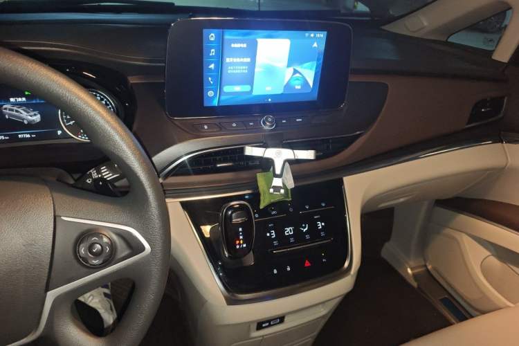 Used Buick GL8 2023 Land Executive Class Comfort Model