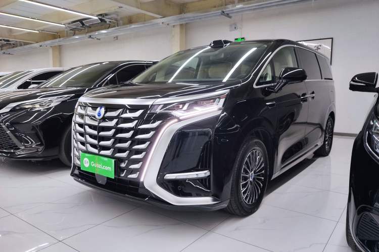 Used Denza D9 2025 DM-i Smart Drive 1020 Four-Wheel Drive Premium Model