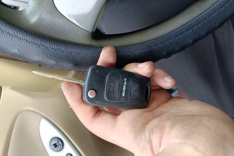 Used Hyundai Verna (older generation) 2010 Sedan 1.4L Manual Comfort GS Vehicle Key