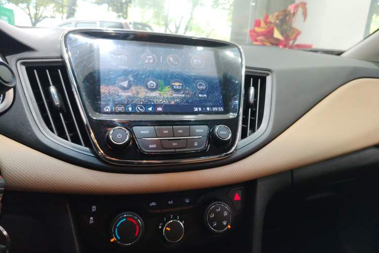 Used Chevrolet Monza 2022 320 Automatic Enjoyment Sunroof Version Audio And AC Panel