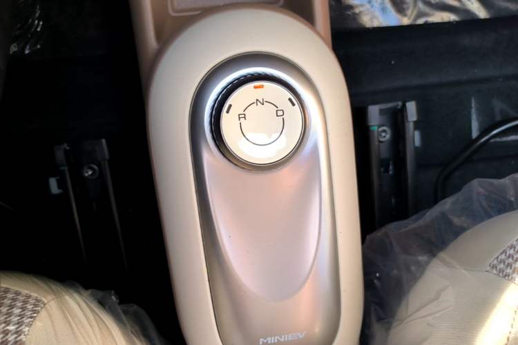 Used Wuling Hongguang MINIEV 2025 Four-Door Version Advanced Edition
