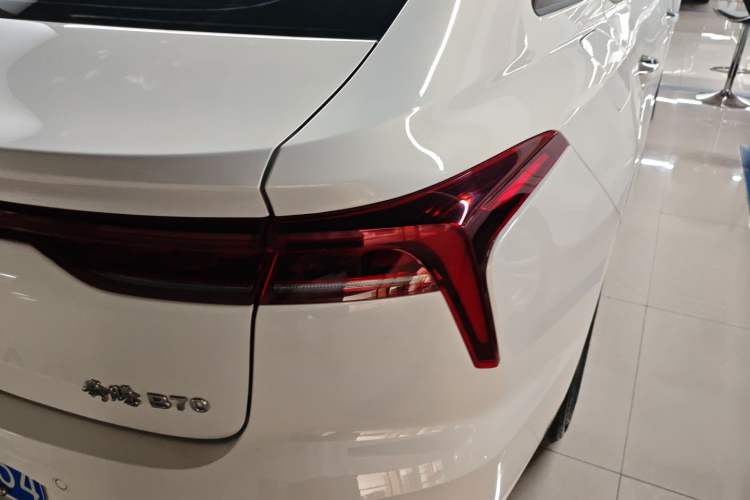 Used Bestune B70 2025 Dragon Edition 1.5T Quality Enjoyment Model Right Rear Taillight