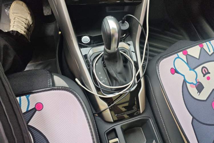 Used Volkswagen T-ROC 2022 280TSI DSG Two-Wheel Drive Elite PLUS Gear Lever