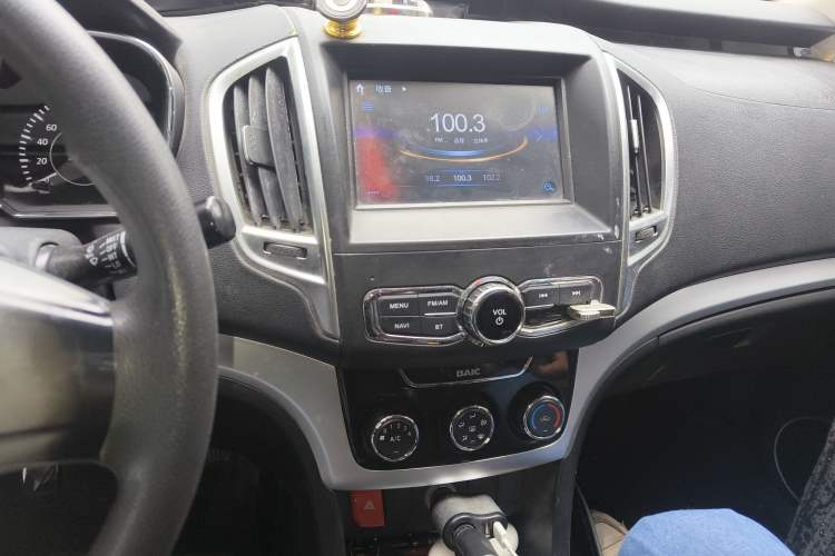 Used HYOSOW H3 2015 1.5L manual luxury version
