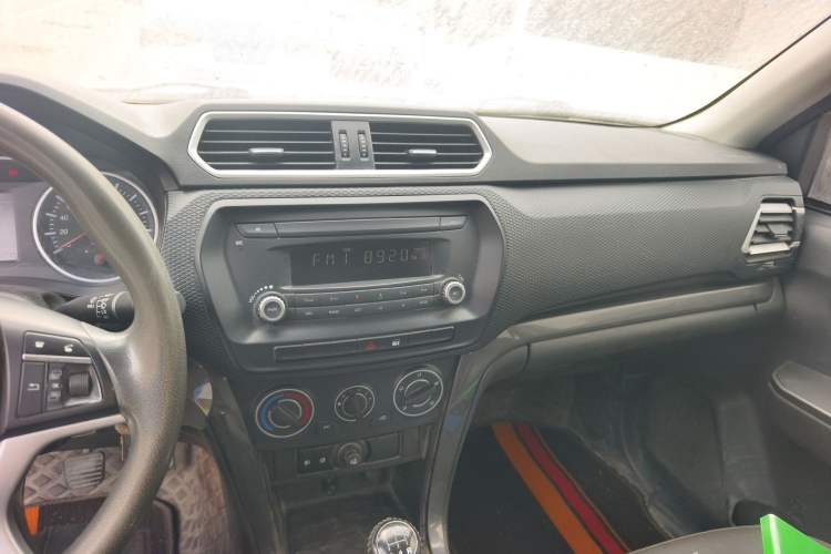 Used Great Wall Wingle 5 2020 2.4L Gasoline Two-Wheel Drive Value Edition Big Double Cab China VI Standard 4K22D4M Audio And AC Panel