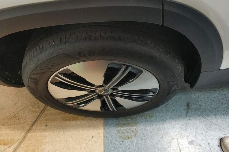 Used Mercedes-Benz EQB 2023 EQB 260 Right Rear Wheel Hub