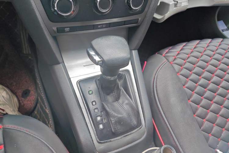 Used Skoda Octavia 2012 1.6L Automatic Yijun Edition
