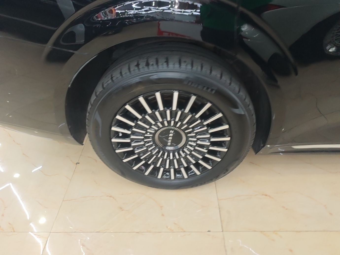 Zeekr 009 2024 Six-Seat Executive Version 4WD 108 kWh — снимка 11