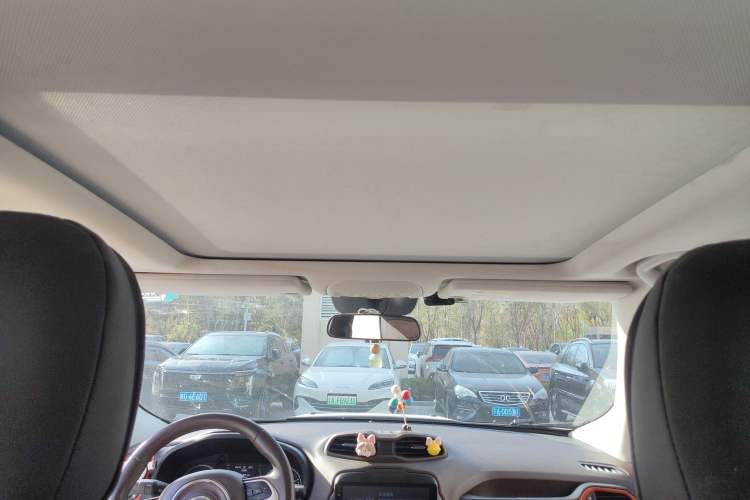 Used Jeep Renegade 2017 180T Automatic High-Energy Version Headliner