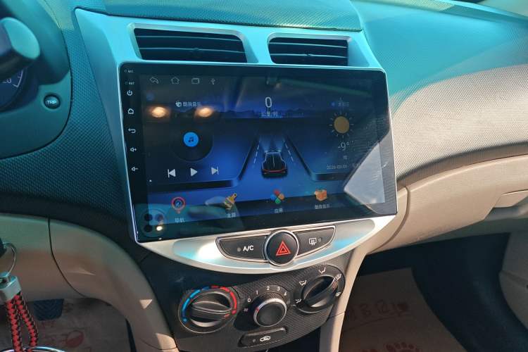 Used Hyundai Verna (older generation) 2014 1.4L Manual Smart GLS Trim
