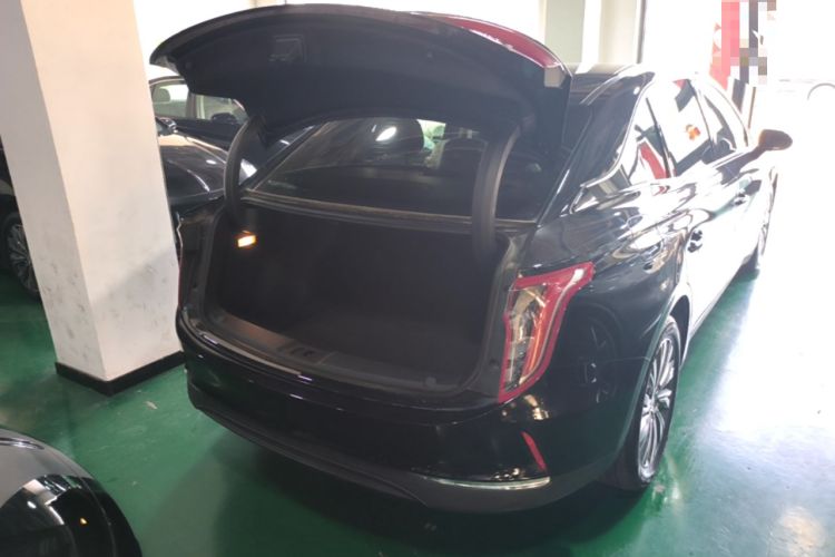 Used Hongqi E-QM5 2022 431 km Charge & Enjoy Edition
