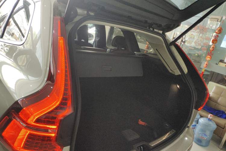 Used Volvo XC60 2019 T5 4x4 Smart Edition China V Standard
