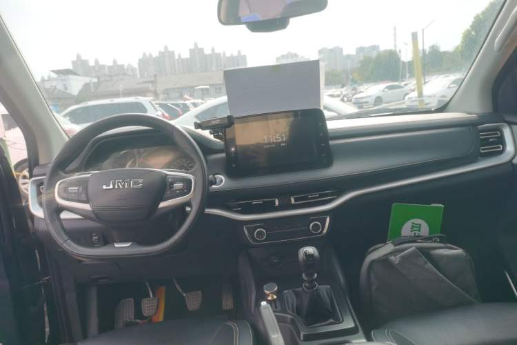 Used JMC Yuhu 7 2022 2.0T Manual Diesel Two-Wheel Drive Comfort Plus Long Wheelbase
