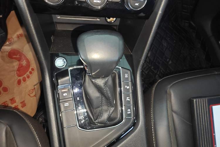 Used Volkswagen Tiguan L 2021 330TSI Automatic Two-Wheel Drive R-Line Enhanced Edition