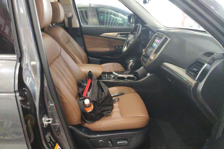 Used Changan CS95 2017 2.0T Two-Wheel Drive Zhituo Edition
