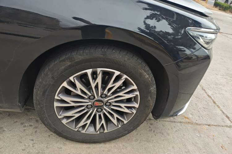 Used Hongqi H5 2023 1.5T DCT Smart Connect Flagship Edition Right Front Wheel Hub