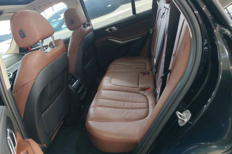 Used BMW X5 2020 xDrive30i M Sport Package Left Rear Seat