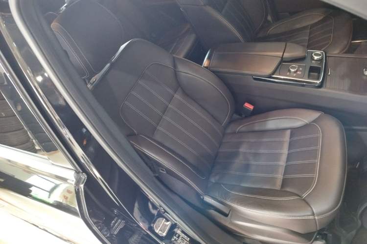 Used Mercedes-Benz GLE 2018 GLE 320 4MATIC Dynamic Edition Collector's Edition Right Front Seat