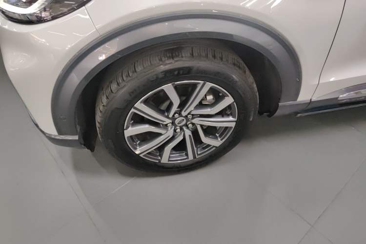 Used Ford Explorer 2023 EcoBoost 285 Four-Wheel Drive Titanium Edition 6 Seats Exterior 4