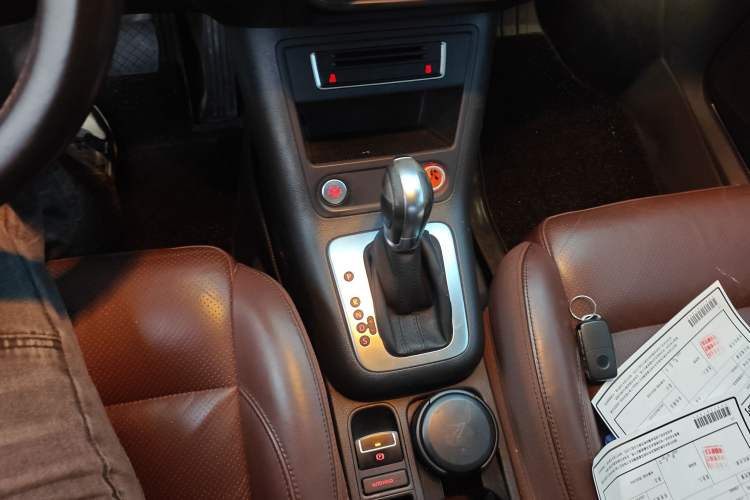 Used Volkswagen Tiguan 2015 1.8TSI Automatic Two-Wheel Drive Luxury Model Gear Lever