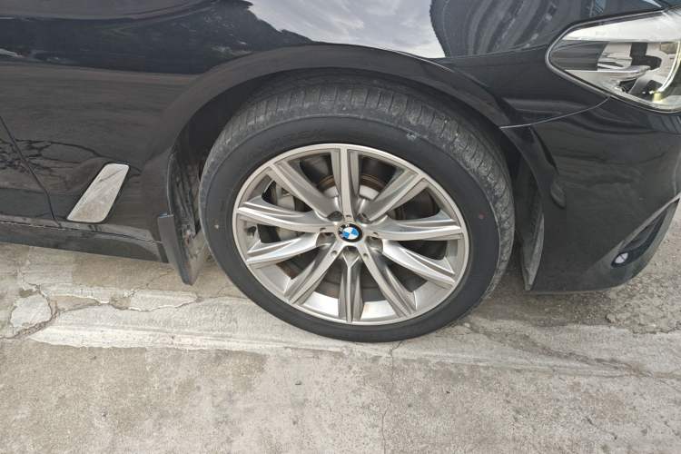 Used BMW 5 Series 2018 528Li Launch Special Edition Right Front Wheel Hub