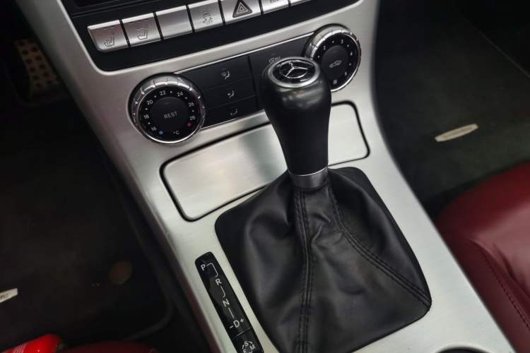 Used Mercedes-Benz SLK-Class 2011 SLK 200 Fashion Model
