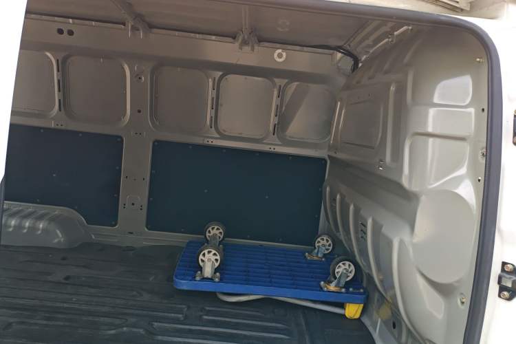 Used Karry Jiangtun 2023 Wide-body Edition AVIC Lithium Battery 38.64 kWh Left Rear Seat