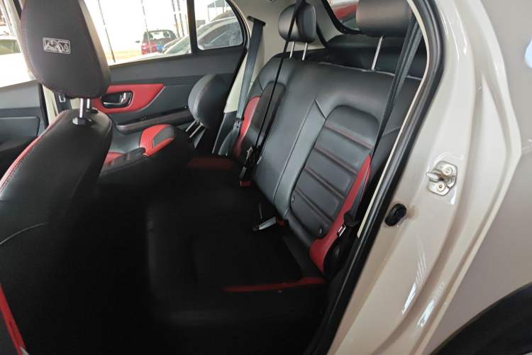 Used Haval H1 2015 1.5L Manual Luxury Model
