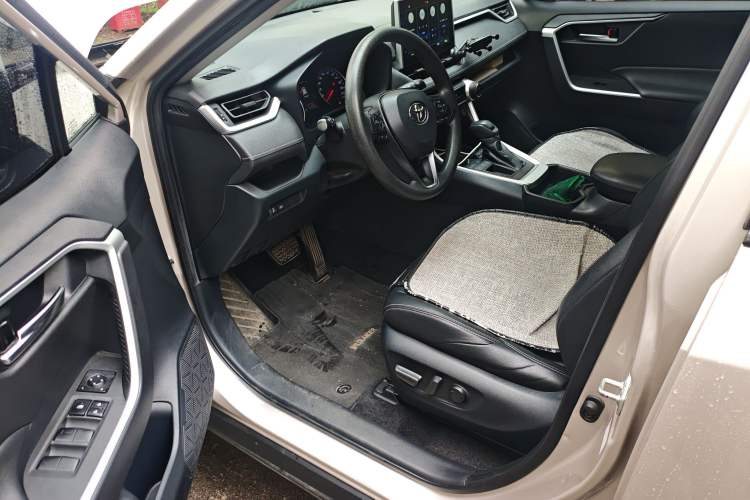 Used Toyota Wildlander 2020 2.0L CVT Two-Wheel Drive Luxury Edition
