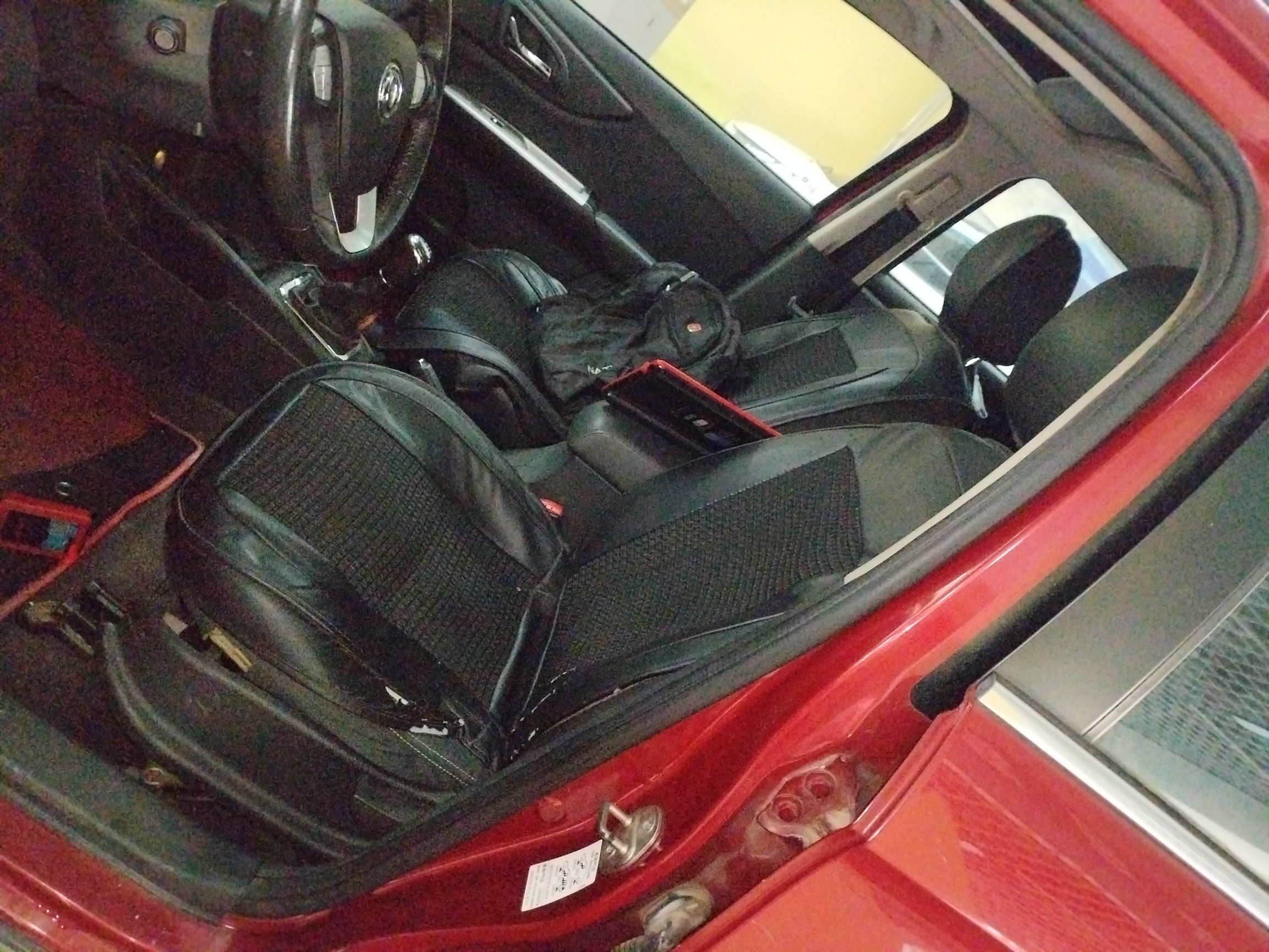 Переднее сиденье в автомобиле