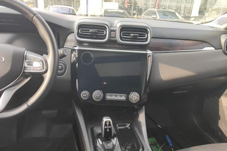 Used Lynk & Co 02 2018 1.5T DCT Two-Wheel Drive Pro Version China V Emission Standard
