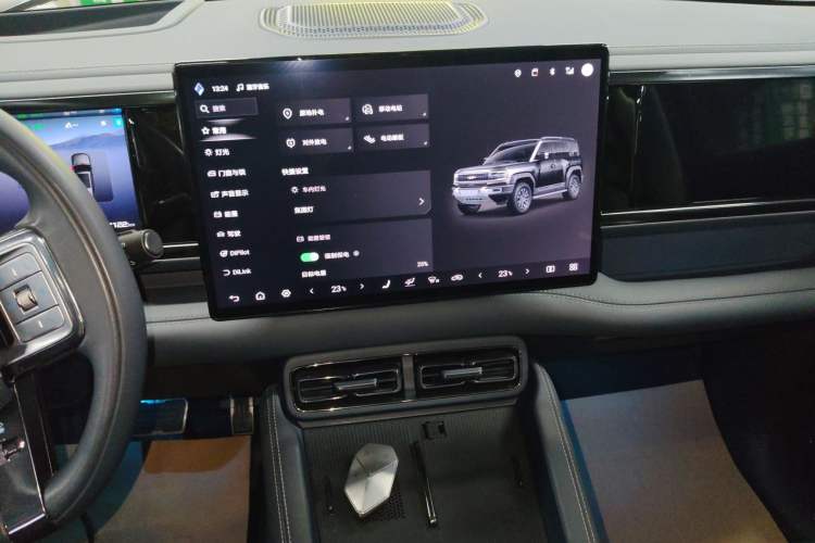 Used Formula Leopard 5 2023 Navigator Edition
