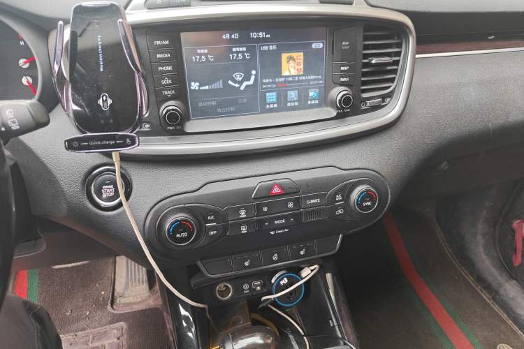 Used Kia Sorento 2015 Sorento L 2.4L Gasoline 4WD Elite Edition 7 Seats China IV Standard
