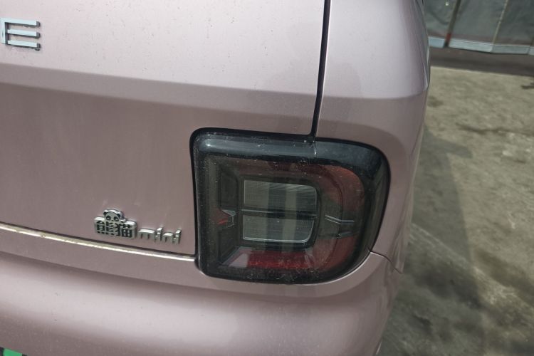 Used Geely Galaxy Panda 2025 210 km – Yuanqi Bear Right Rear Taillight