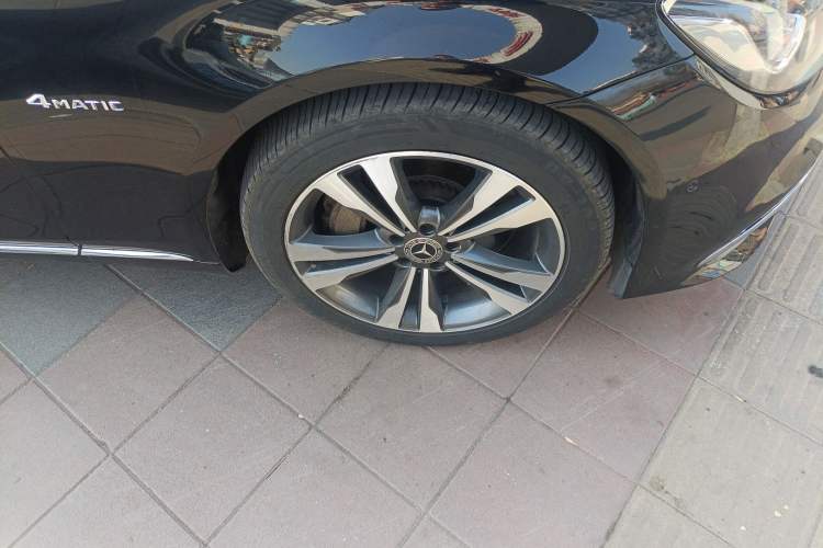 Used Mercedes-Benz Maybach S-Class 2015 S 400 4MATIC Right Front Wheel Hub