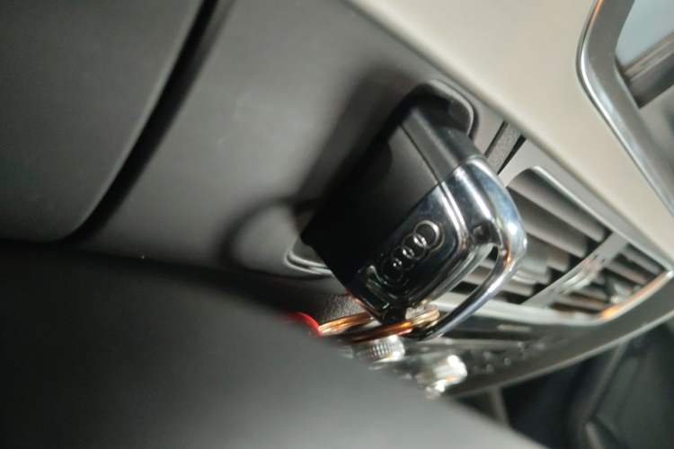 Used Audi A4L 2015 35 TFSI Automatic Comfort Model Vehicle Key