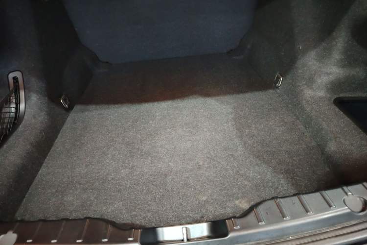 Used BMW 5 Series 2015 535Li Leading Model Trunk