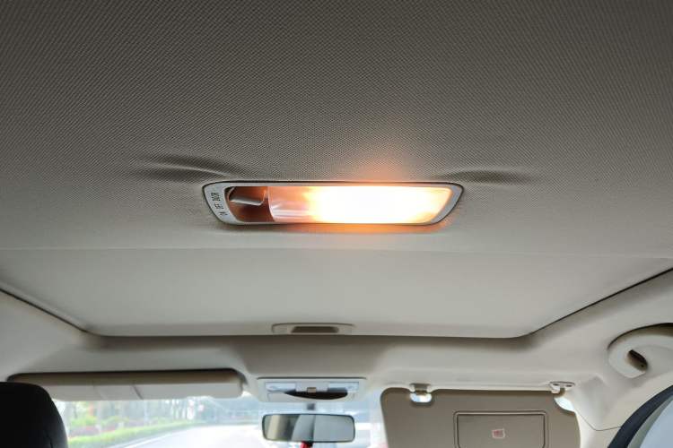 Used Dongfeng Aeolus AX7 2015 2.0L Automatic Zhiyi Trim