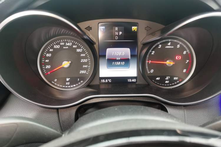 Used Mercedes-Benz C-Class 2017 Facelift C 200 L Sport Edition Odometer Close Up