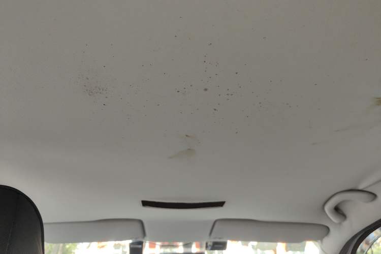 Used Volkswagen Gran Lavida 2013 1.6L Automatic Fashion Model
